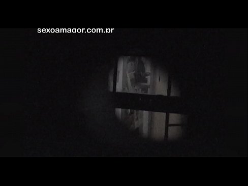 ❤️ Blondie vin an kasèt yon voyeur nan katye kache dèyè brik kre Pornografi Larisi nan nou ❌️
